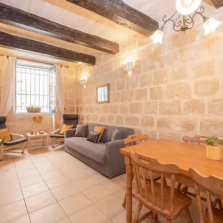 3 Bedrooms House Of Character In Near Mdina - Casa Melita * Rabat