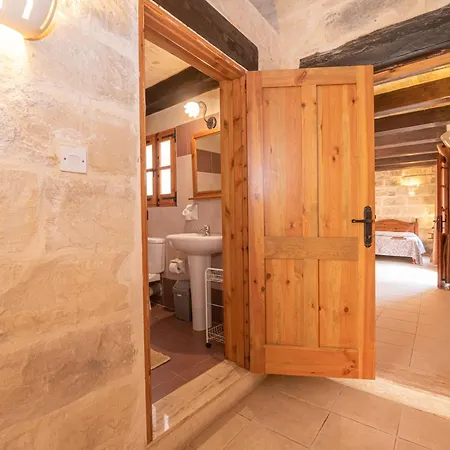 Semesterbostad 3 Bedrooms House Of Character In Near Mdina - Casa Melita