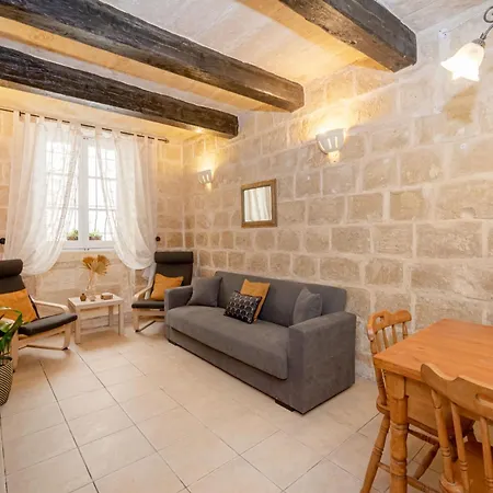 בית נופש 3 Bedrooms House Of Character In Near Mdina - Casa Melita *