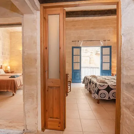 3 Bedrooms House Of Character In Near Mdina