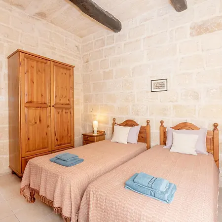 3 Bedrooms House Of Character In Near Mdina