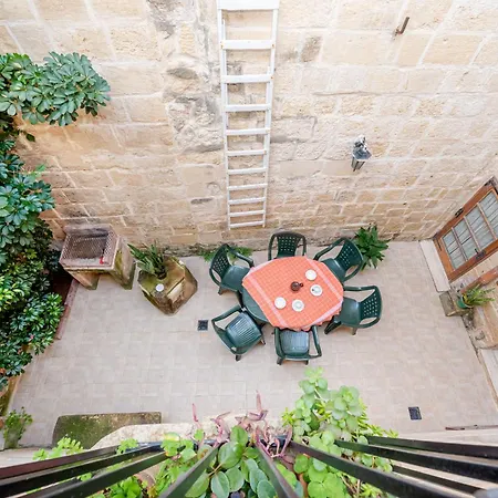 3 Bedrooms House Of Character In Near Mdina
