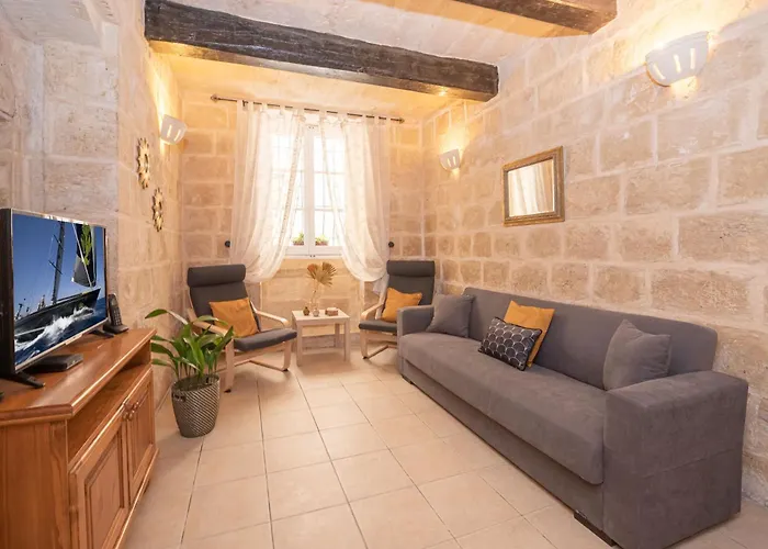 3 Bedrooms House Of Character In Near Mdina - Casa Melita Ferienhaus *